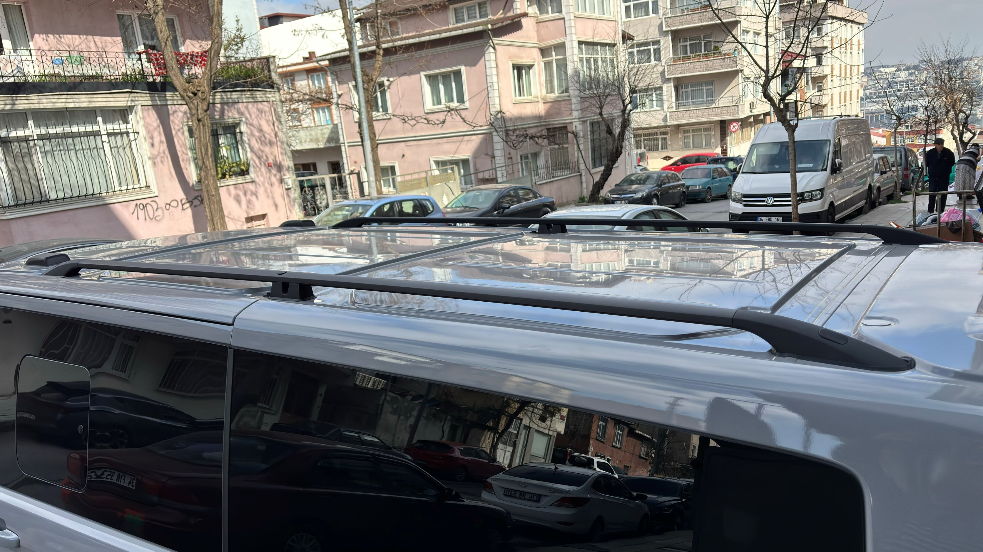 For Volkswagen Transporter T7 SWB (2025-2026) Roof Side Rails – Plus Model, Aluminum Black For Volkswagen Transporter T7 SWB (2025-2026) Roof Side Rails – Plus Model, Aluminum Black